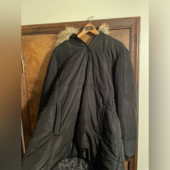 Torrid puffer w fur hood - Picture 8 of 10